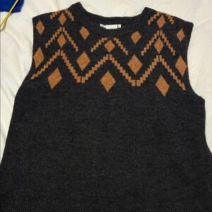 Geometric Patterned Black and Brown Sweater
